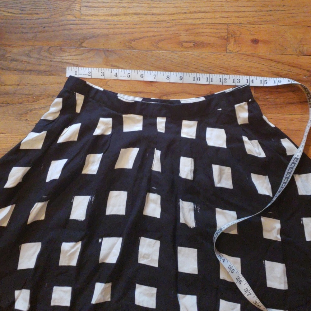 Gap Skirt - Picture 3 of 5